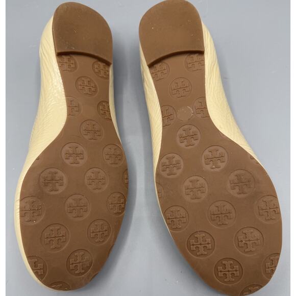 Tory Burch Reva Ballet Flats Ivory Patent Leather Gold Logo Womens 7 - Picture 3 of 6